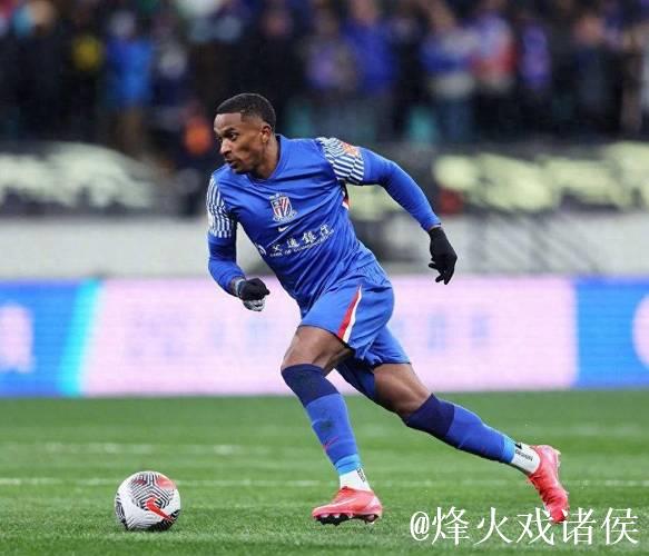 申花艰难挺过难关 暂时回到榜首 米内罗用脸顶入一球